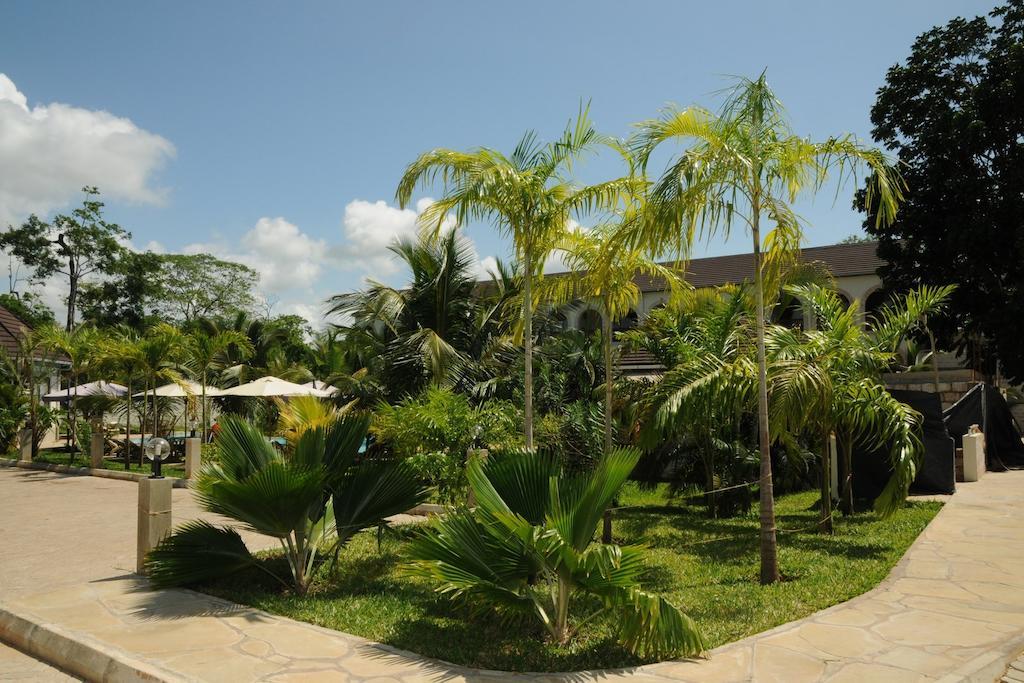 Lotfa Resort Diani Diani Beach Exterior photo